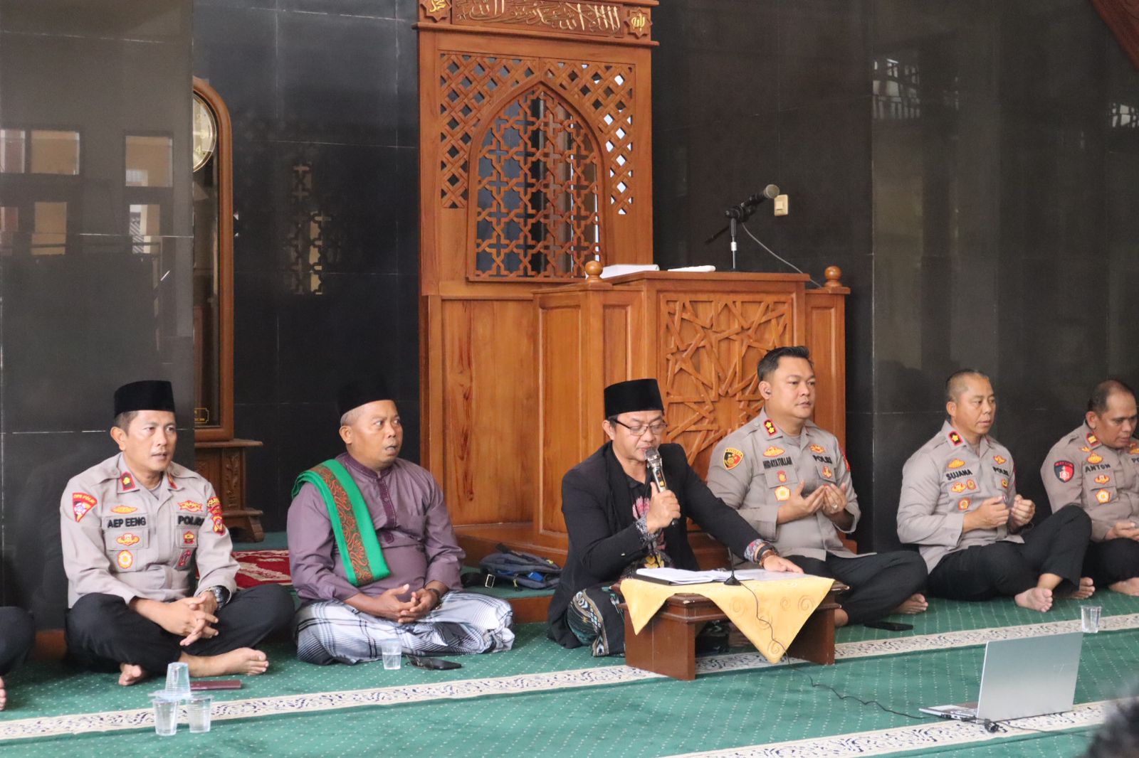 Perkuat Iman dan Taqwa, Anggota Polres Ciamis dan Jajaran Polsek Ikuti Binrohtal Virtual