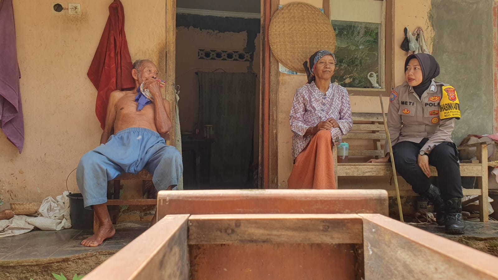 Jaga Kedekatan, Bhabinkamtibmas Baregbeg Gencarkan Sambang untuk Sinergi Kamtibmas