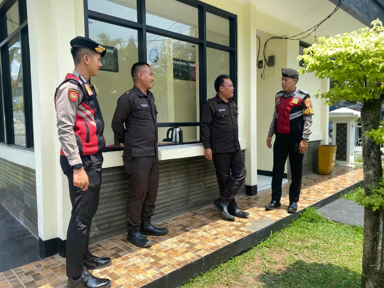 Jaga Harkamtibmas, Sat Samapta Polres Ciamis Datang ke Kantor DPRD Kabupaten Ciamis
