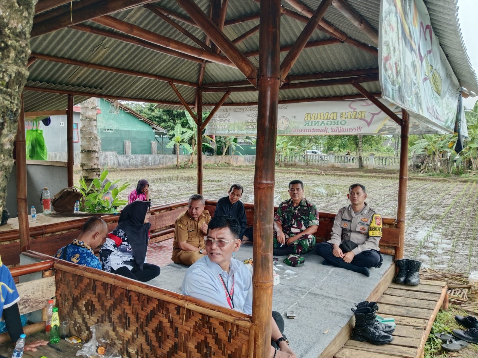 HanPangan, Polsek Ciamis Polres Ciamis Ikut Tanam Padi Organik di Jambansar