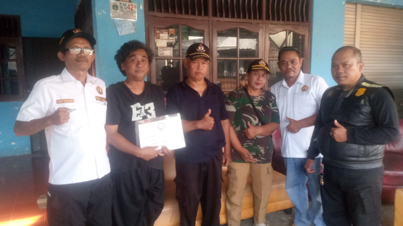 PENYERAHAN DANA TAKZIAH UNTUK ALMARHUM RIYAN CAHYO PRIAMBODO MP279 PBF