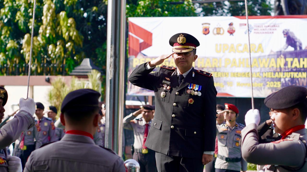Polres Karawang Gelar Upacara Peringatan Hari Pahlawan Ke-80 Tahun 2025
