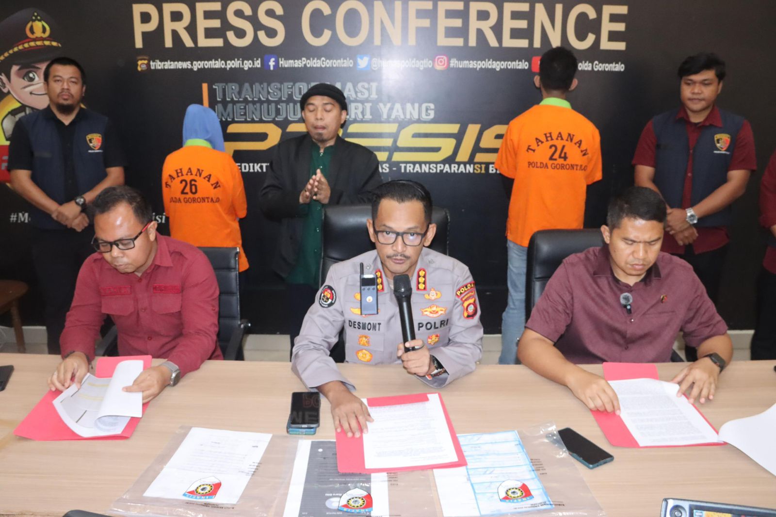 Dua tersangka kasus fraud transfer fiktif Bank BRI Wonosari di serahkan Ditreskrimsus polda gorontalo ke kejaksaan