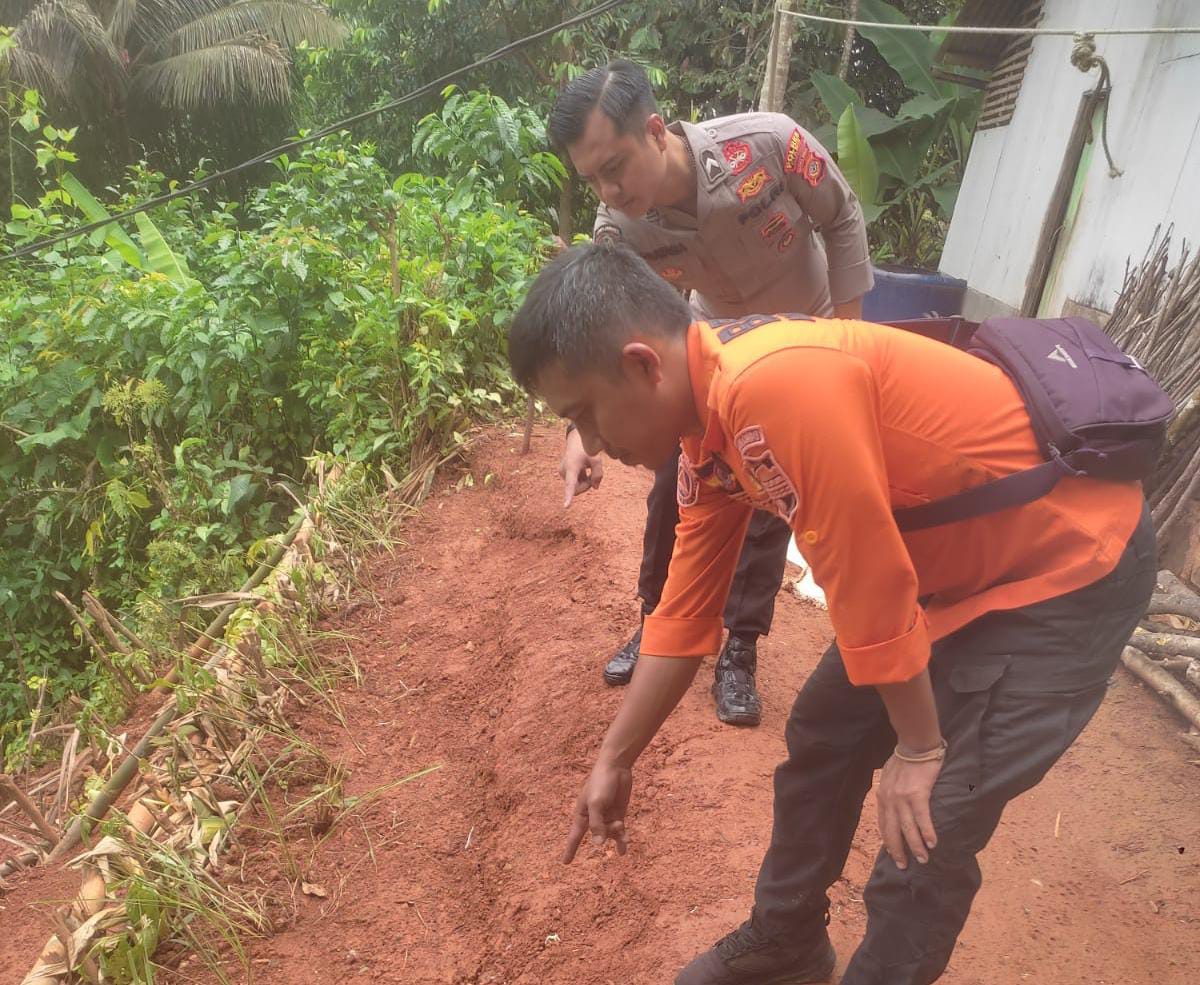 Polres Ciamis Tinjau Lokasi Longsor di Pasawahan, Wujud Kepedulian dan Respon Cepat Kepolisian terhadap Bencana Alam