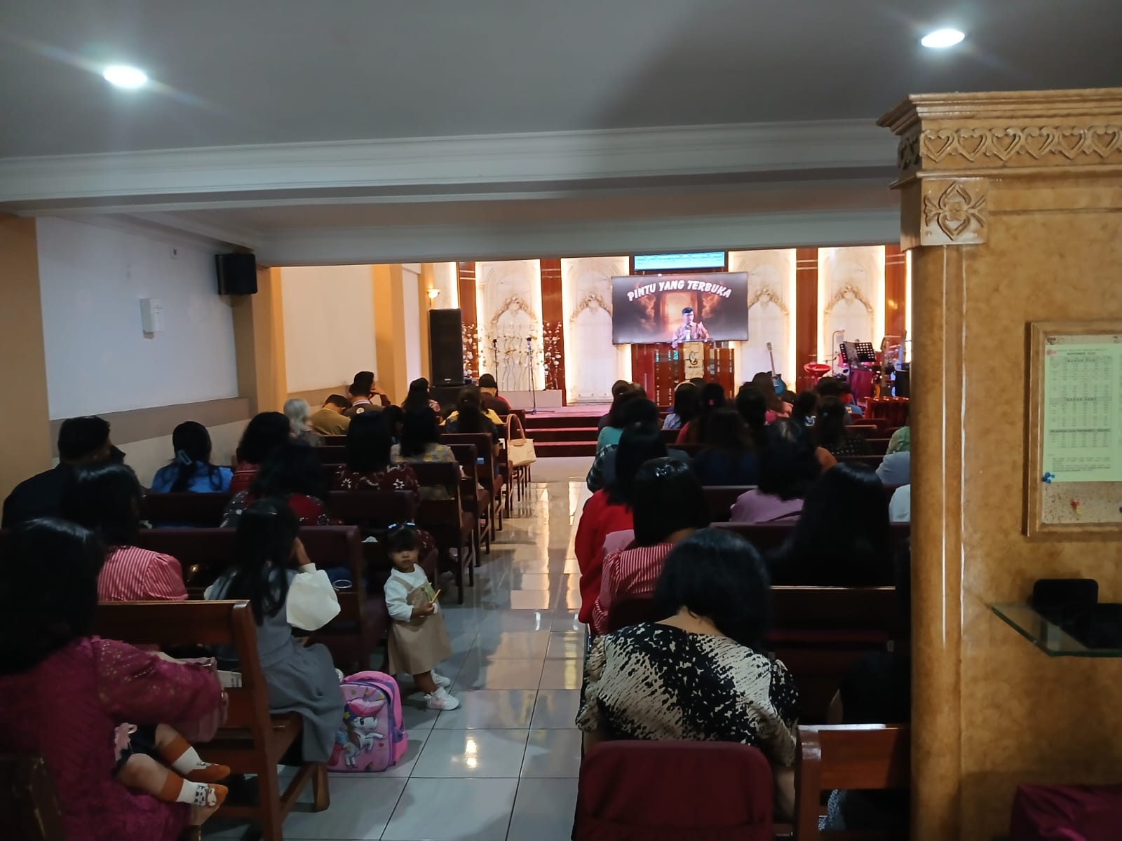 Peran Polsek Ciamis Wujudkan Rasa Aman dalam Kebaktian Umat Nasrani di Gereja Panthekosta Ciamis