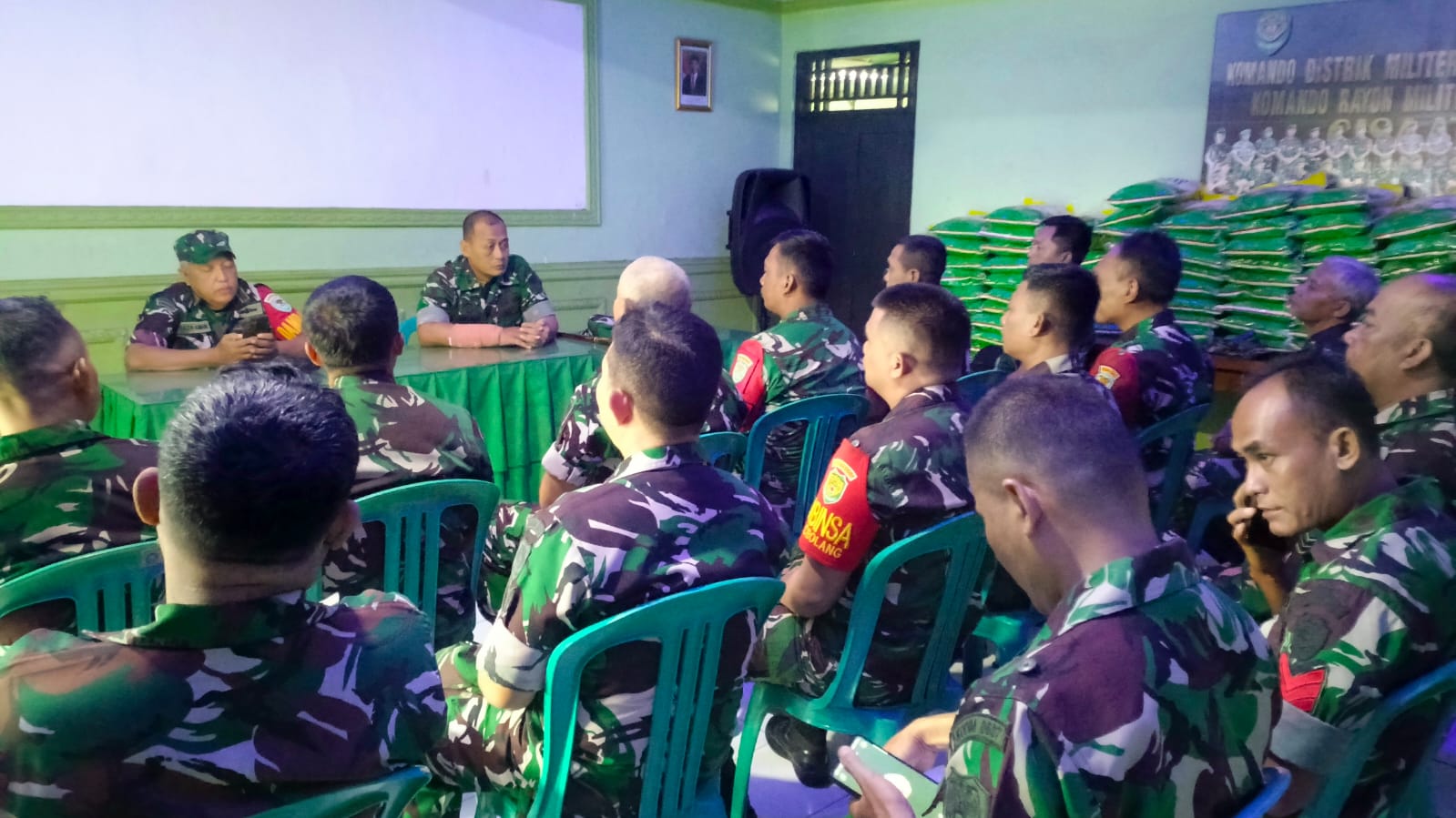 Dandim 0607/Kota Sukabumi Berikan Pengarahan kepada Anggota Koramil 0607-09/Cisaat