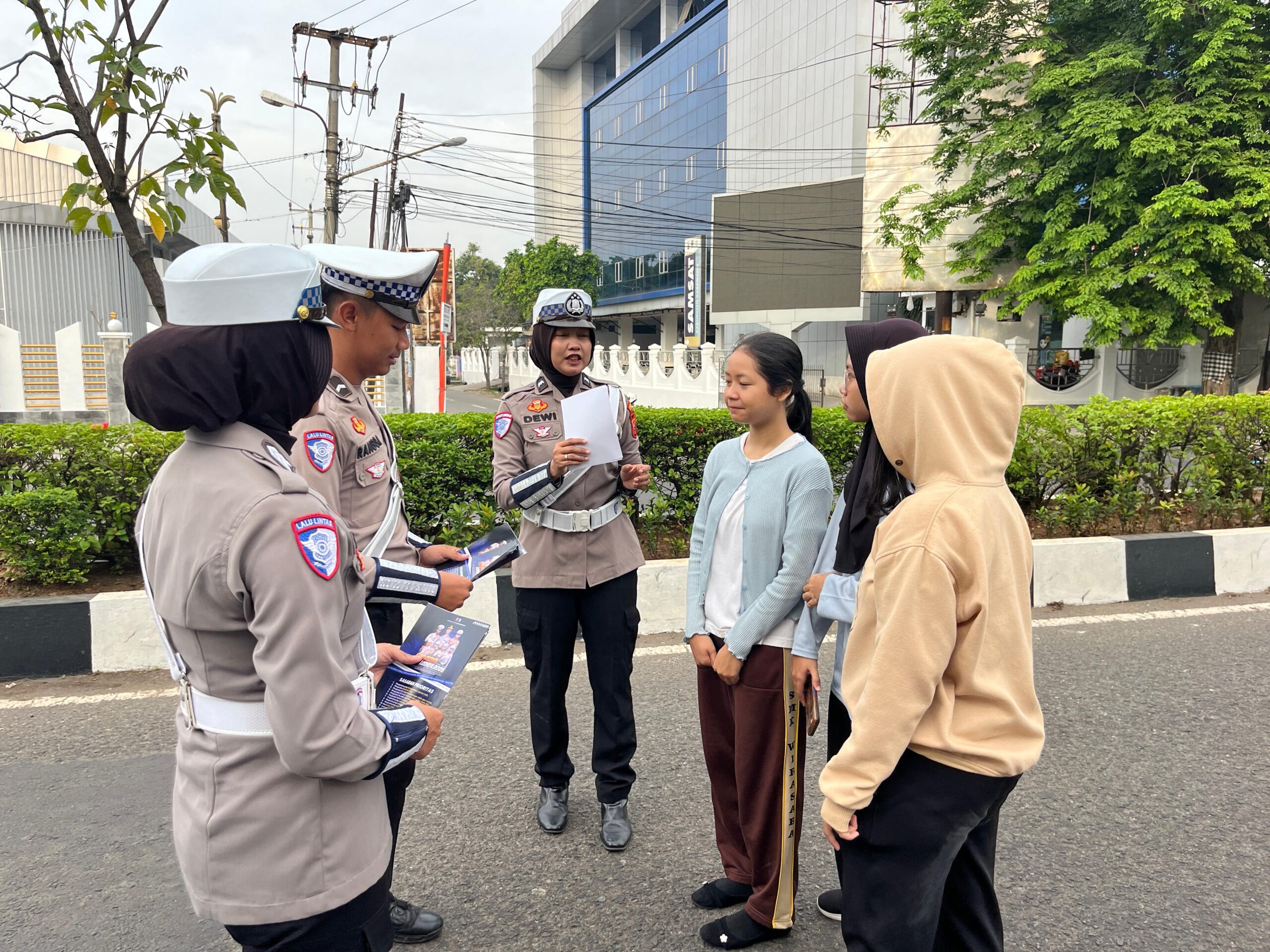 Satlantas Polres Karawang Gaungkan Ops Zebra Lodaya 2025, Ajak Masyarakat Budayakan Kamseltibcarlantas