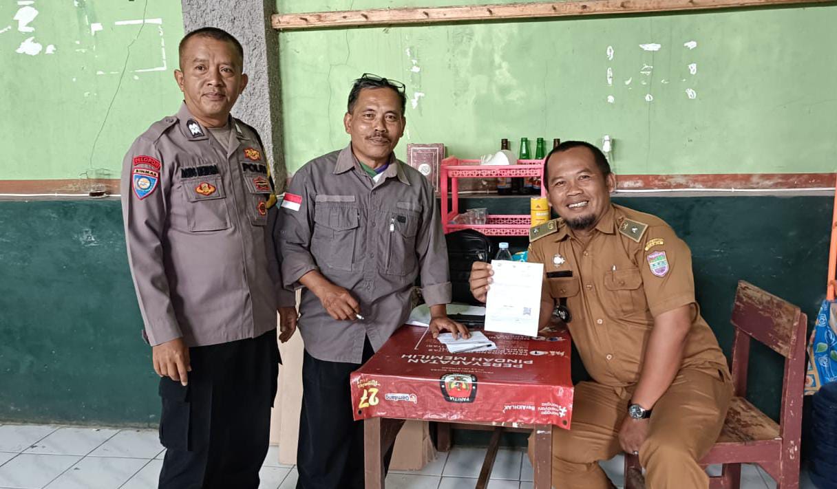 Polsek Cipaku Kawal Penyaluran BLTS Kesra di Cipaku Secara Humanis dan Tepat Sasaran