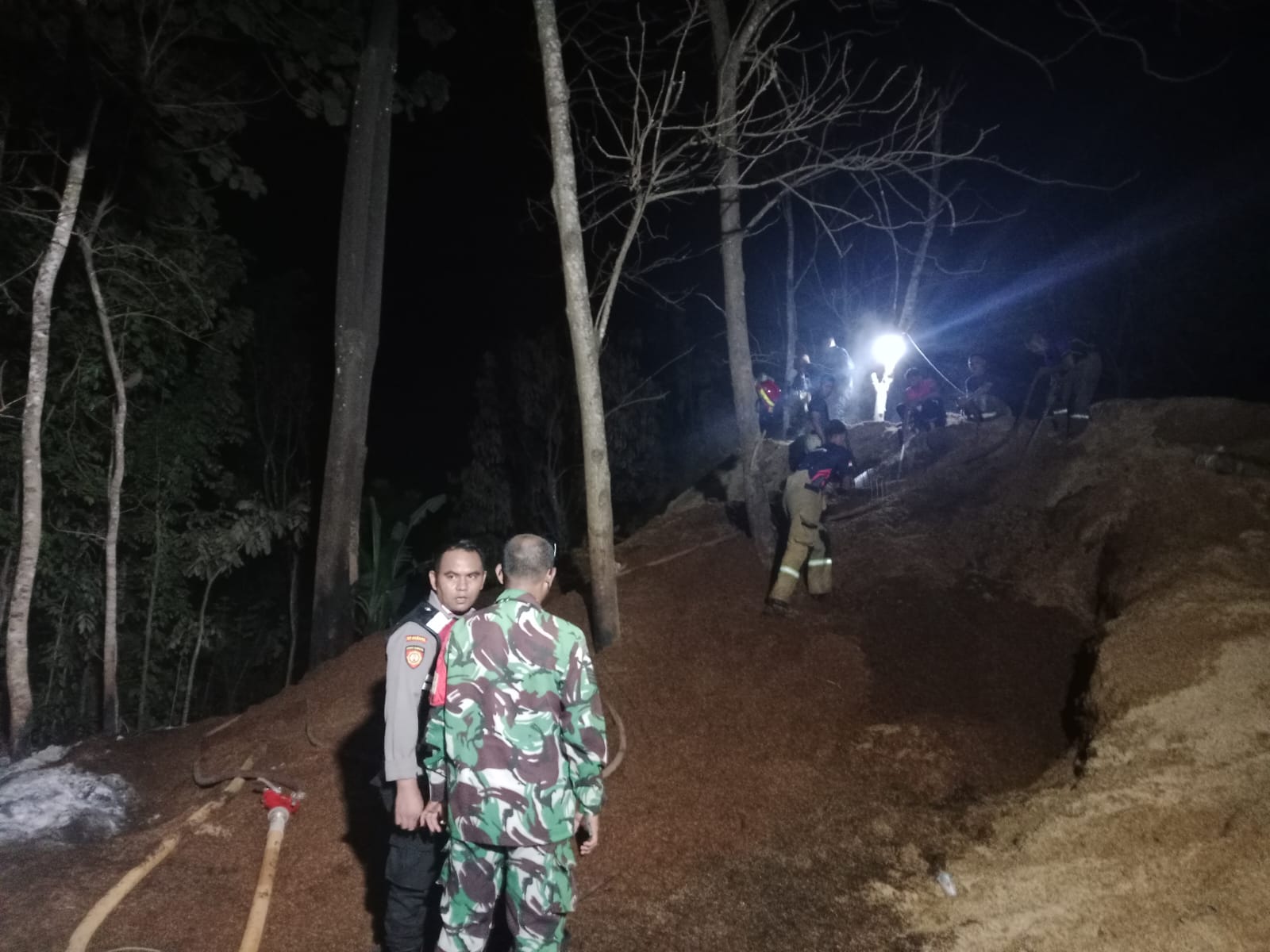 Polsek Banjarsari Tangani Cepat Kebakaran Limbah Sekam Gabah, Wujud Respons Sigap Kepolisian dan Kepedulian terhadap Keamanan Warga