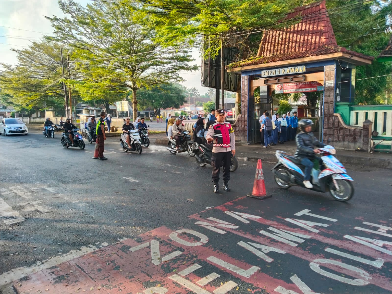Polsek Kawali Tingkatkan Pelayanan Pagi Melalui Strong Point, Wujud Komitmen Kepolisian Jaga Kamseltibcarlantas dan Kenyamanan Warga