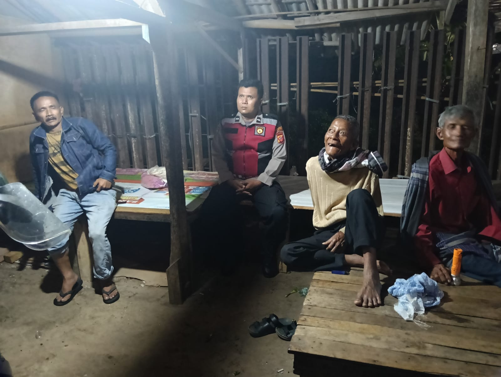 Bhabinkamtibmas Polsek Telagasari Giatkan Siskamling Bersama Warga Binaan