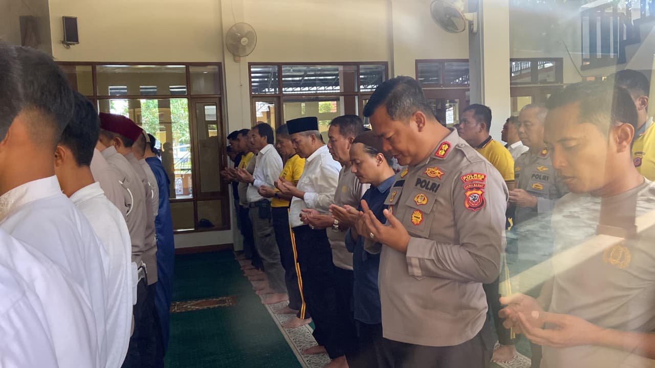 Polres Ciamis Laksanakan Sholat Ghaib untuk Korban Bencana Sumatra, Wujud Kepedulian dan Solidaritas Polri terhadap Sesama