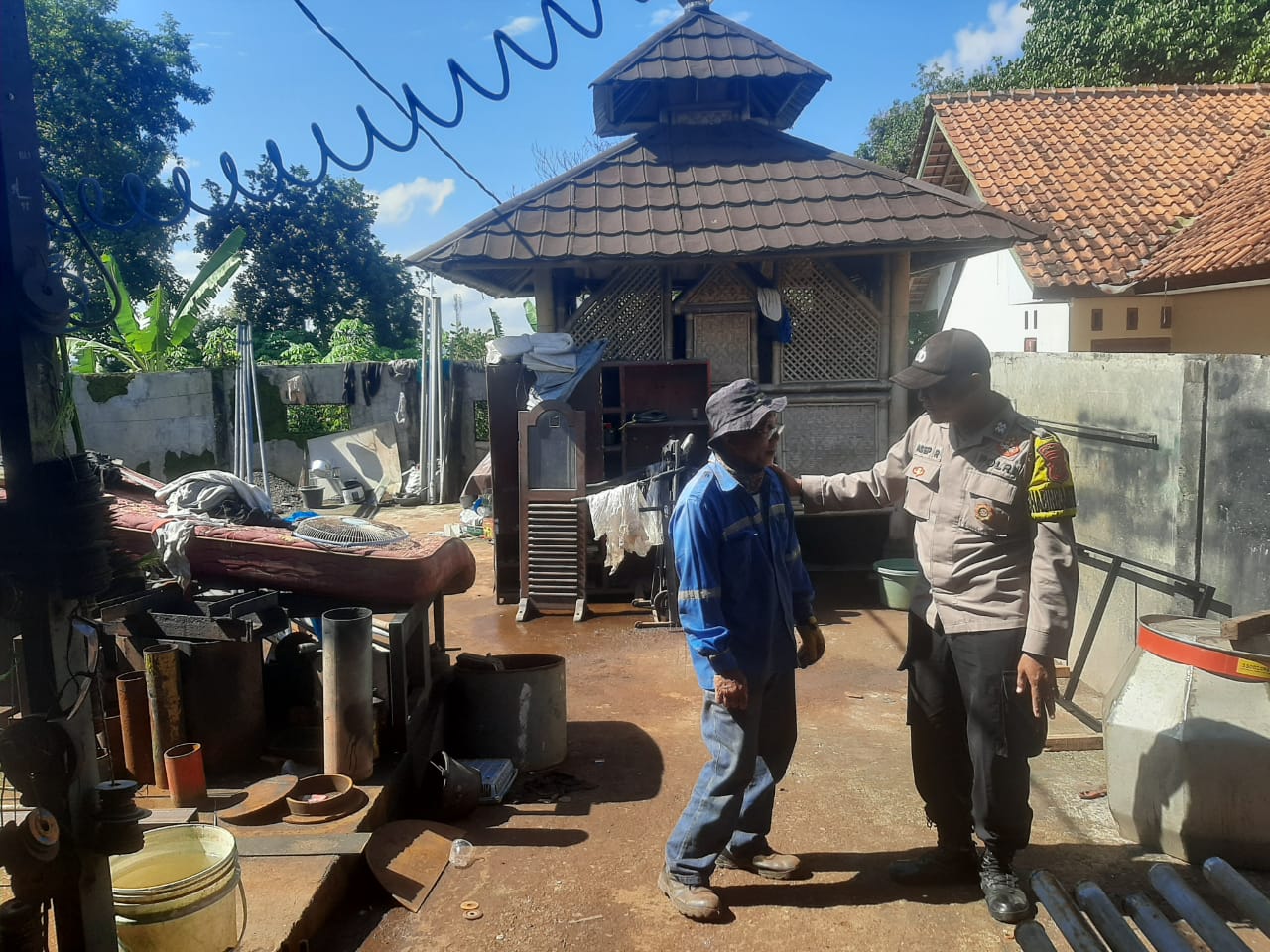 Perkuat Sinergitas, Polsek Cikoneng Polres Ciamis Koorkom ke Warga Cidolog Desa Gunungcupu