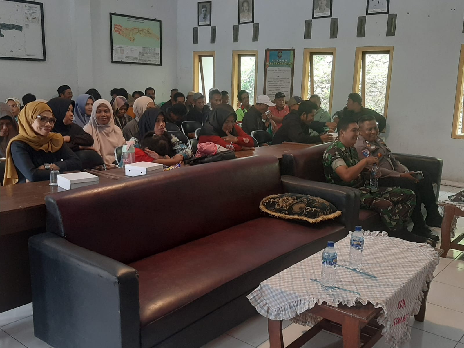 Polsek Cipaku Monitoring Reses Anggota DPRD Kabupaten Ciamis di Desa Bangbayang