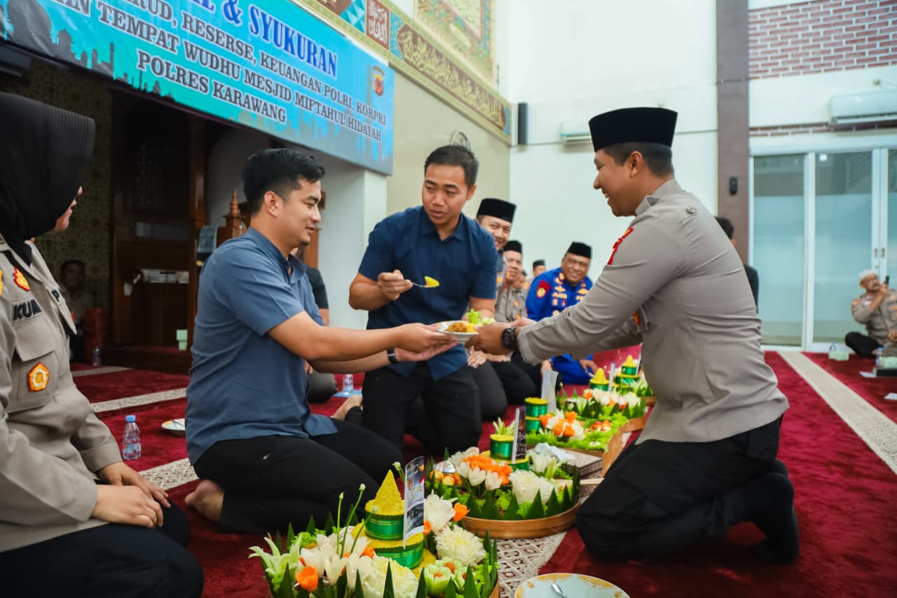 Polres Karawang Gelar Binrohtal Dipadukan Syukuran HUT Fungsi dan Peresmian Tempat Wudhu Masjid