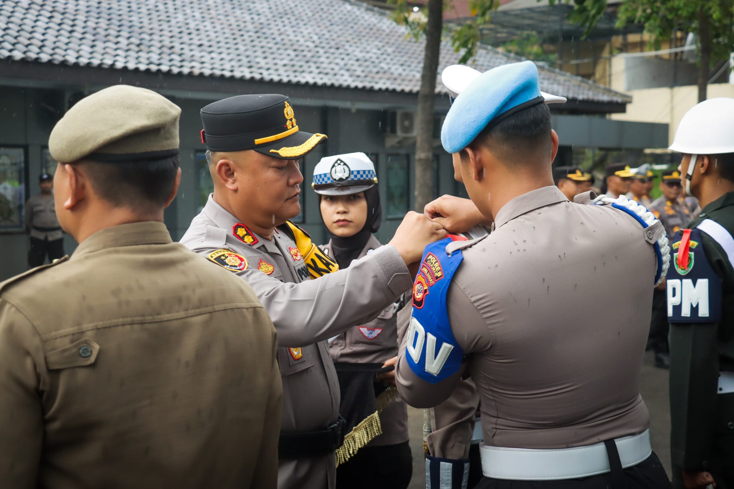 Polres Ciamis Gelar Apel Pasukan Operasi Lilin Lodaya, Perkuat Sinergi Pengamanan Natal dan Tahun Baru 2025–2026