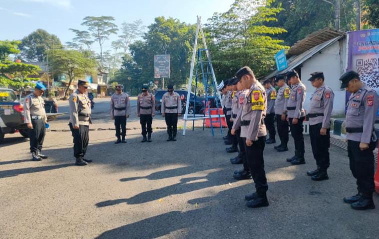 Polres Ciamis Gelar Apel Personel Posyan Karangkamulyan, Perkuat Pelayanan Masyarakat Selama Ops Lilin Lodaya 2025