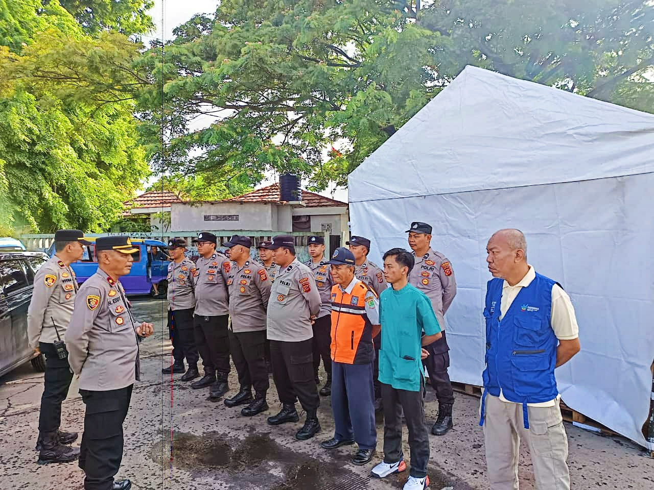 Kapolsek Rengasdengklok, Pimpin Apel dan Pengamanan Ops Lilin Lodaya 2026 di Pos Pam Tanjungpura Karawang