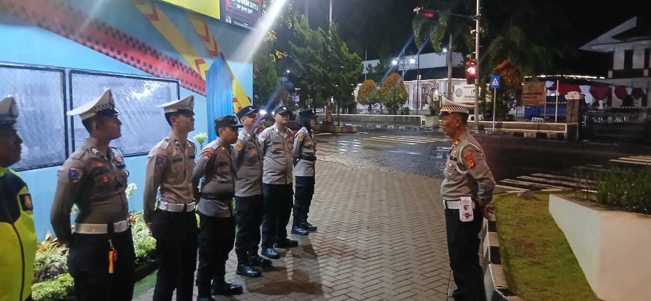 Cek Kesiapan Personel Ops Lilin Lodaya 2025, Pos Pam Terpadu Apelkan Personel Piket di Malam Hari