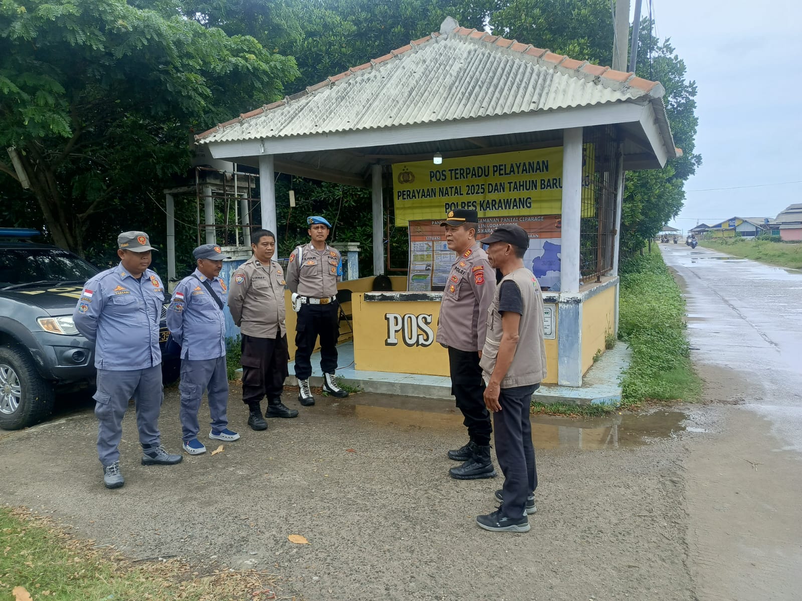 Personil Polsek Tempuran Melaksanakan Ops Lilin Lodaya 2025 di Objek Wisata Pantai Ciparagejaya