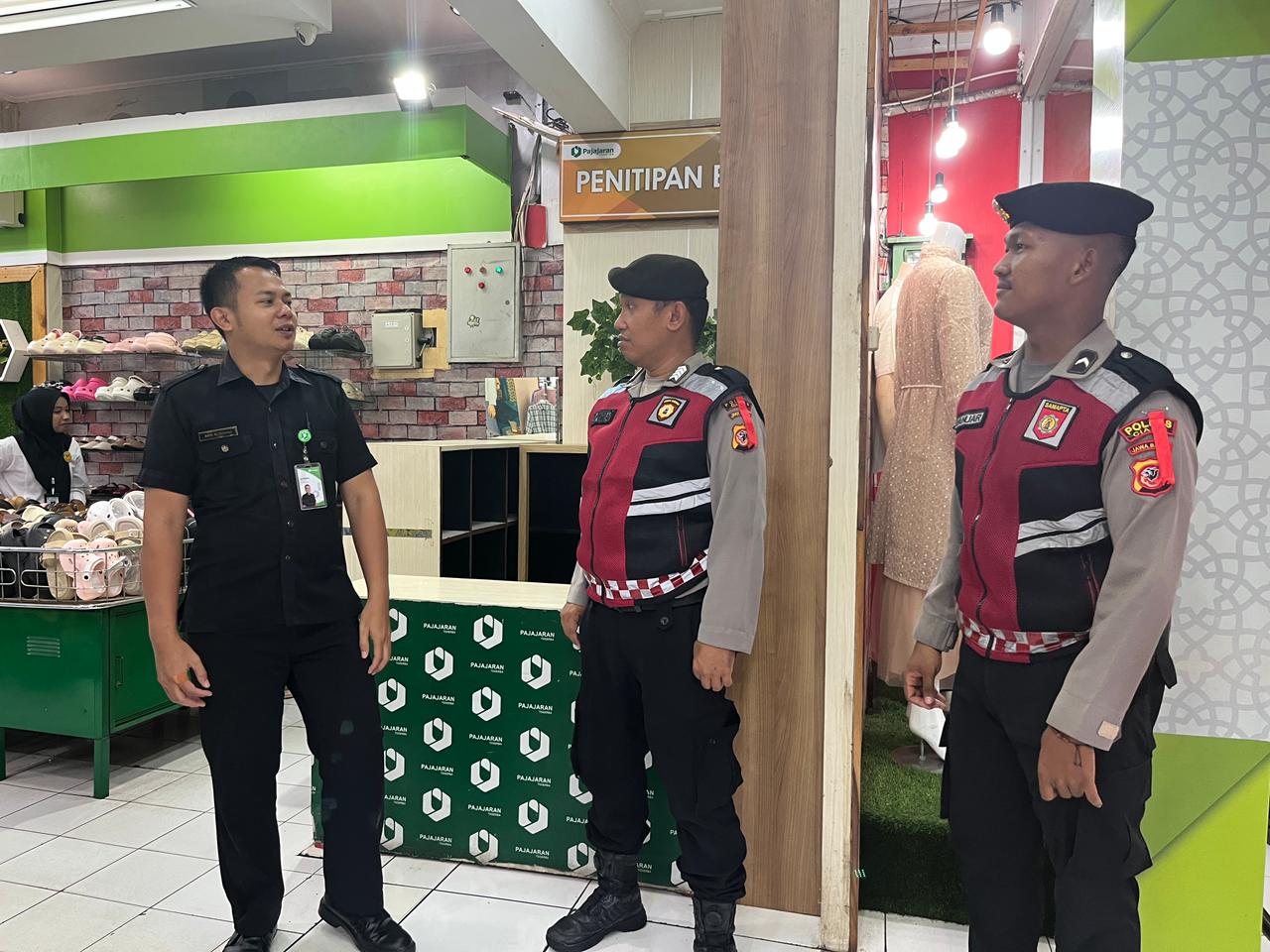 Cipkon Kamtibmas di Ruang Publik, Samapta Polres Ciamis Patroli ke Kawasan Pertokoan