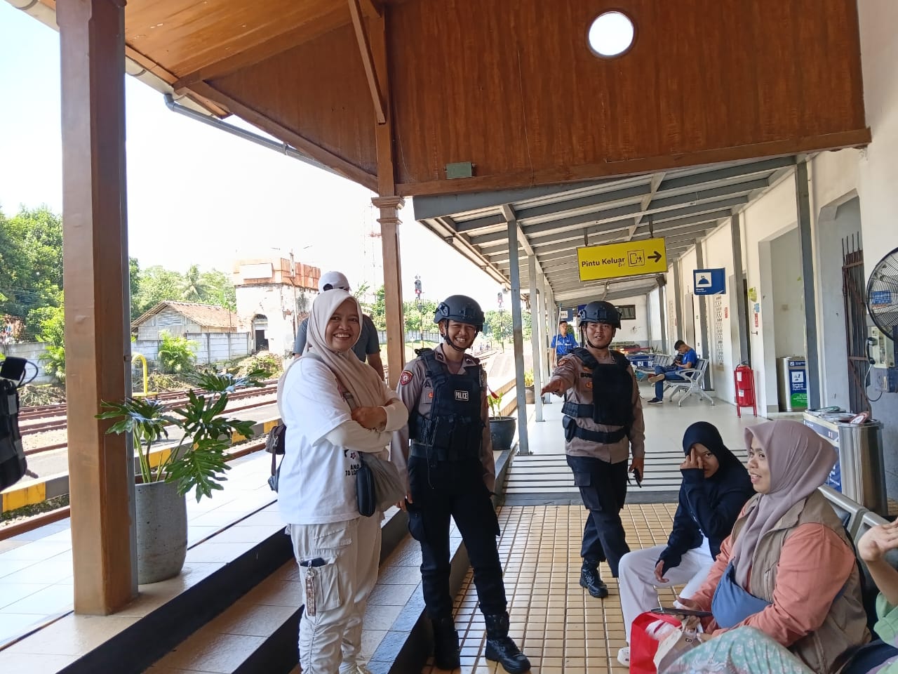 Cipkon Libur Nataru, Satgas Preventif Ops Lilin Lodaya Polres Ciamis Patroli ke Stasiun KA