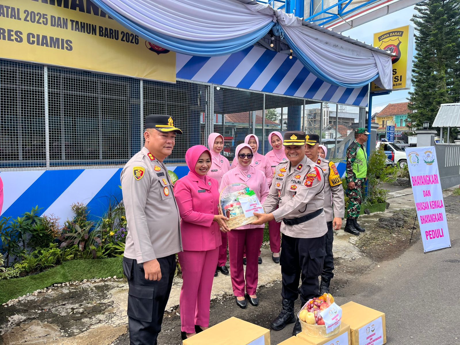 Kapolres Ciamis Tinjau Pos Pam Sindangkasih, Pastikan Kesiapan Personel dan Pelayanan Ops Lilin Lodaya 2025