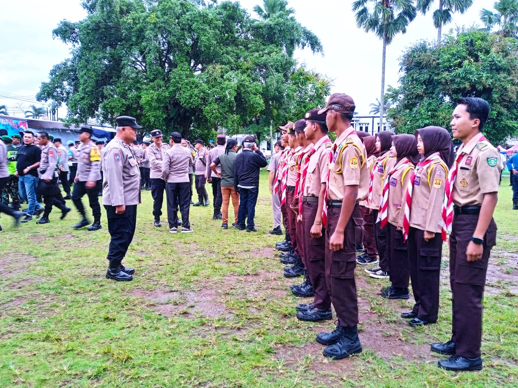 Bulan Karya Bakti Saka Bhayangkara, Pos Pam Kawali Dampingi Melakukan Pengaturan Lalin di Malam Tahun Baru