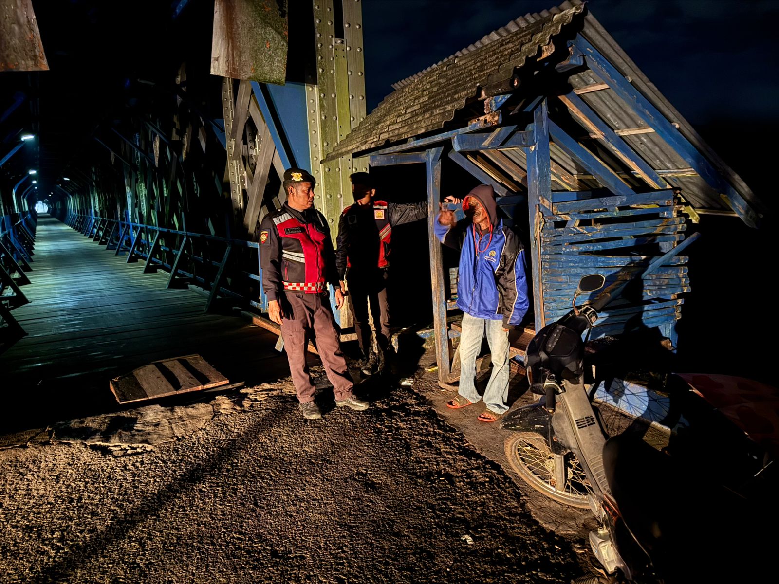 Jaga Harkamtibmas, Samapta Polres Ciamis Keliling Perkotaan Sambangi dan Jembatan Cirahong