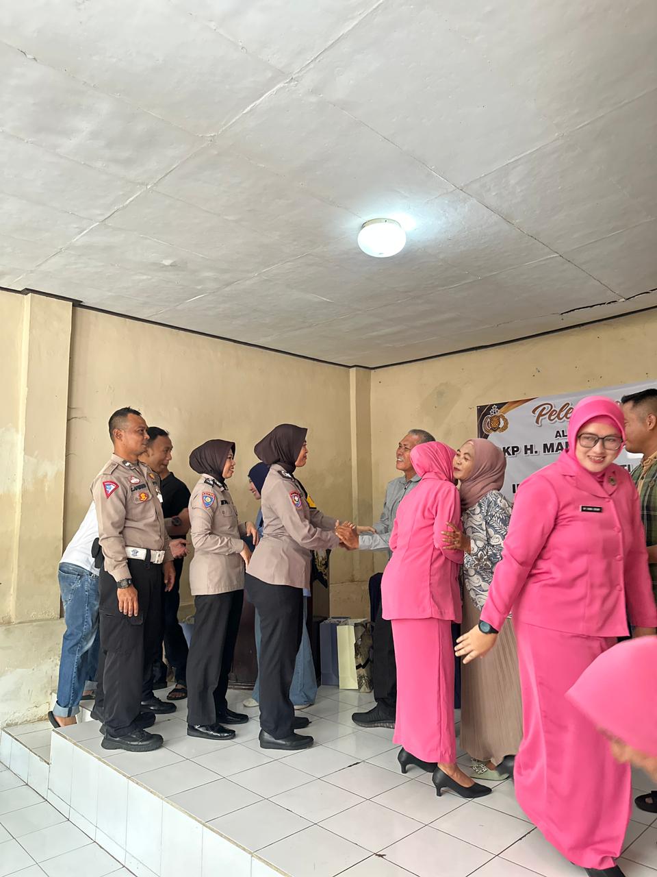 Penghargaan Atas Pengabdian, Polsek Ciamis Lepas Personel Purna Bakti dan Alih Tugas