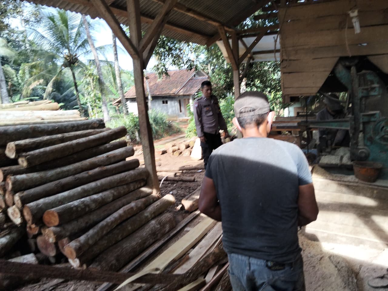 Polsek Rancah Intensifkan Sambang dan Silaturahmi, Perkuat Peran Polri Jaga Kamtibmas Desa Cisontrol