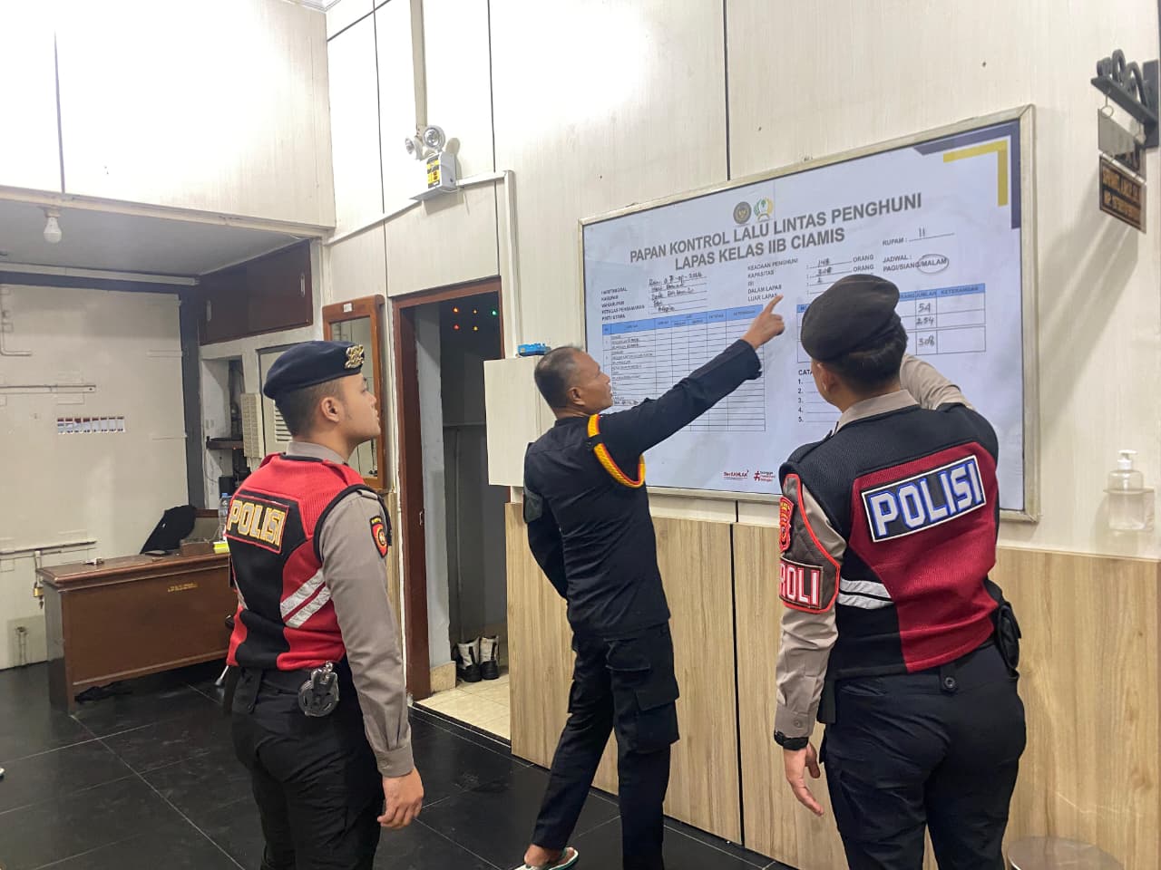 Perkuat Sinergitas Jaga Harkamtibmas, Samapta Polres Ciamis Koorkom ke Petugas Lapas Ciamis