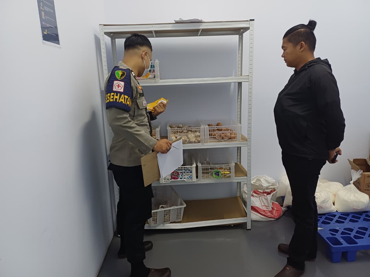 Pastikan Program MBG Aman, Dokkes Polres Ciamis Foodsafety ke SPPG Dapur Sehat Kemala