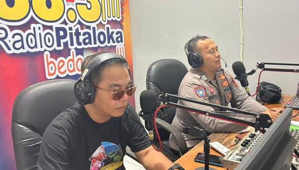 Sat Binmas Polres Ciamis Manfaatkan Media Radio untuk Edukasi Kamtibmas, Wujud Peran Polri Jaga Keamanan Selama Long Weekend