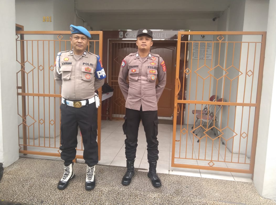 Polsek Ciamis Laksanakan Pengamanan Ibadah Minggu di Gereja Panthekosta, Wujud Peran Polri Jaga Kerukunan dan Keamanan