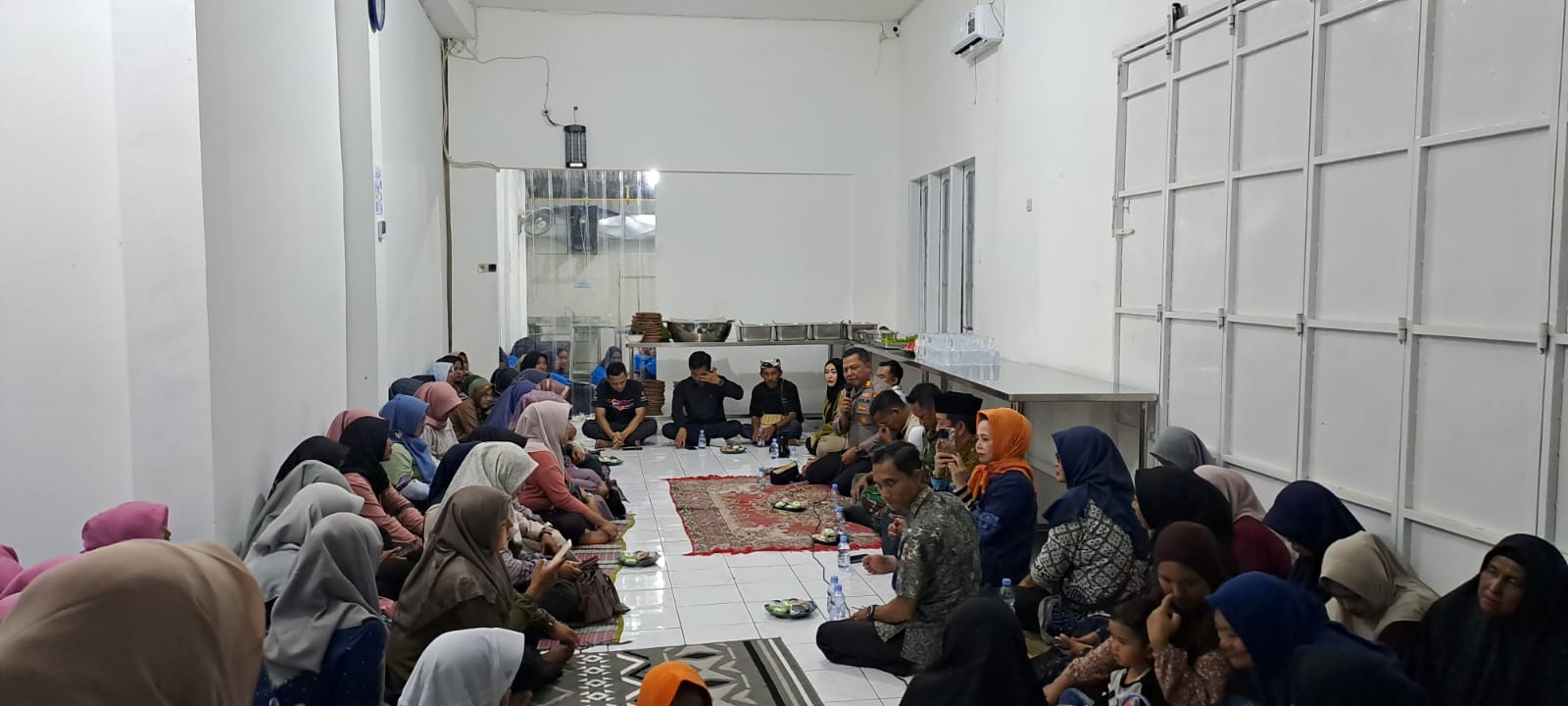 Kapolsek Cisaga Hadiri Pembukaan Progran MBG SPPG di Desa Bangunharja