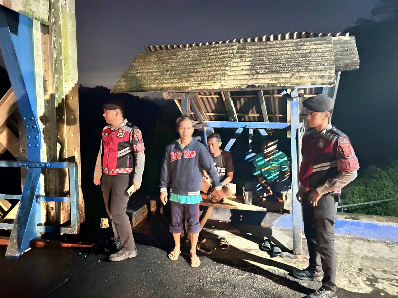 Jaga Harkamtibmas, Samapta Polres Ciamis Patroli Biru dan Stasioner di Jembatan Cirahong