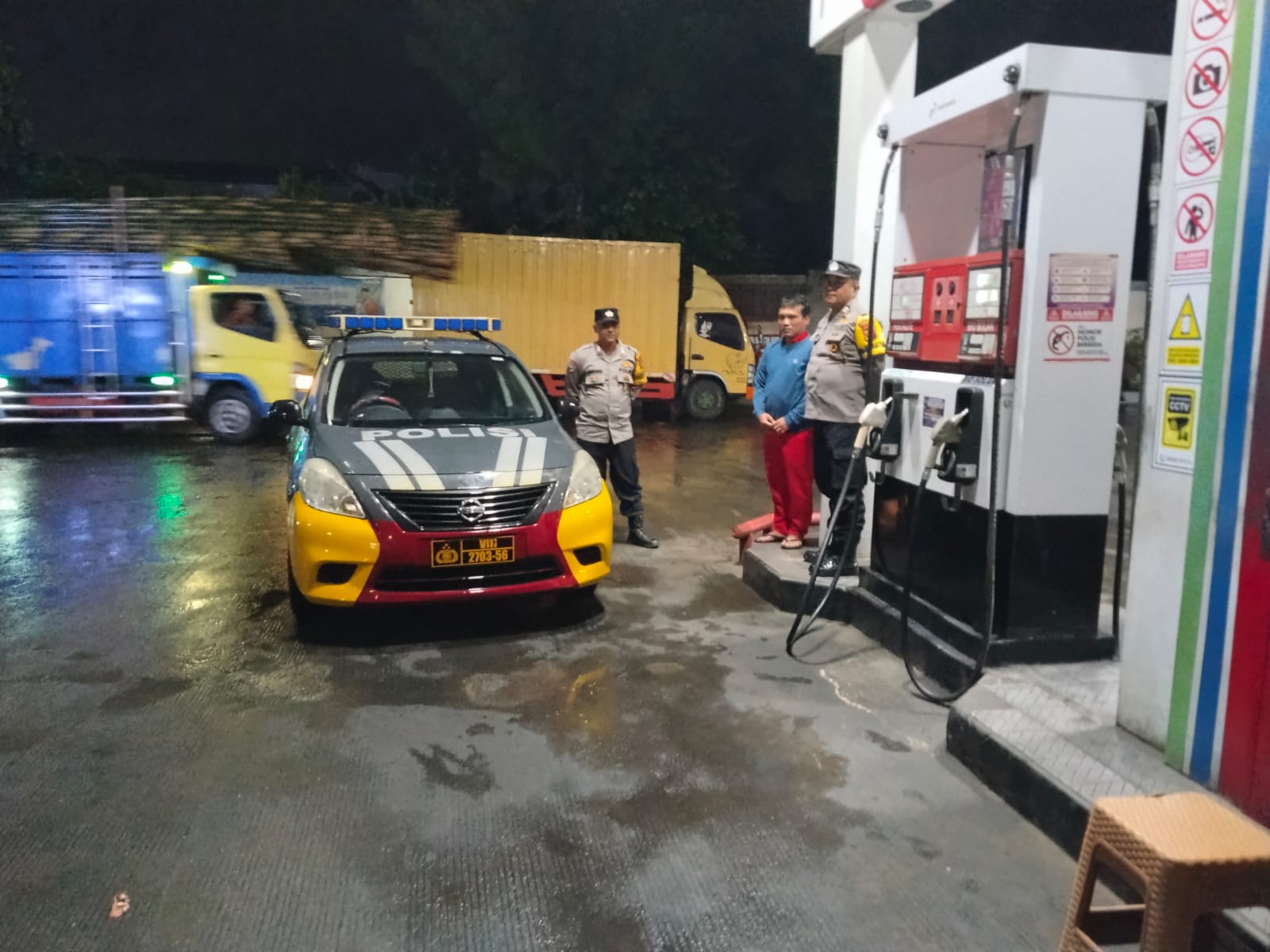 Berikan Rasa Aman, Personel Polsek Kawali Polres Ciamis Patroli Dialogis di Malam Hari