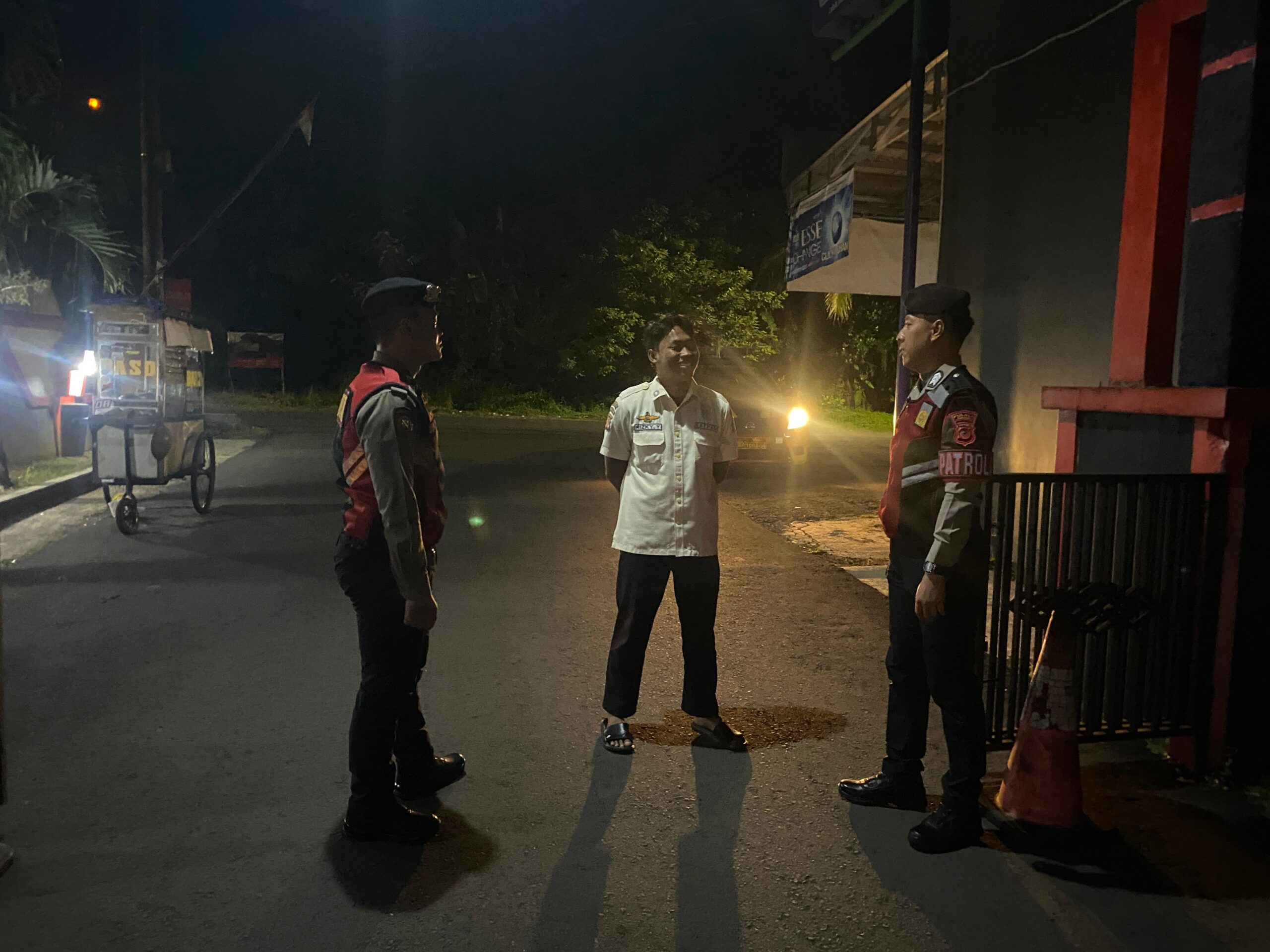 Patroli Malam Hari, Sat Samapta Polres Ciamis Datangi ke Perum Jati Indah Beri Imbauan Kamtibmas