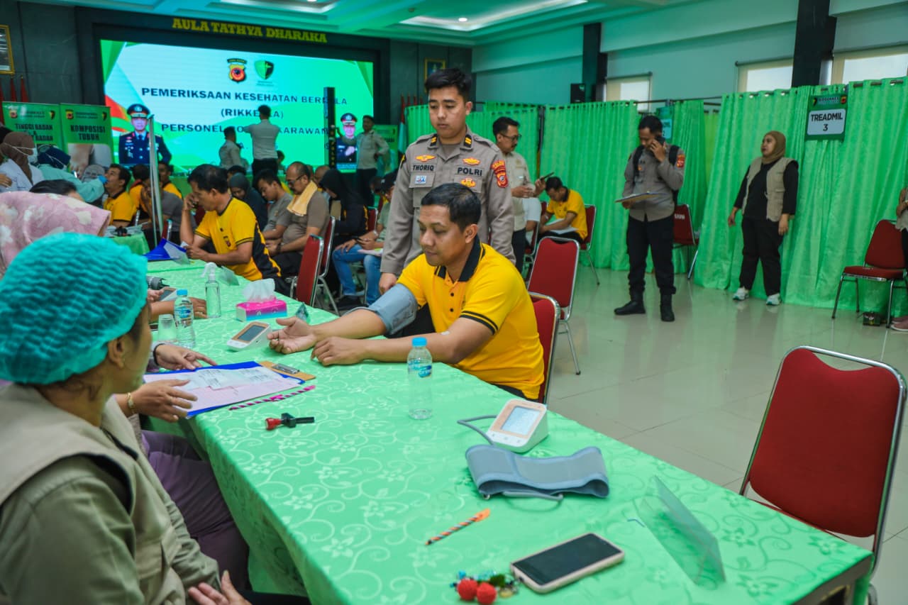 Kapolres Karawang Pimpin Personel Ikuti Medical Check-Up Tahunan, Jaga Kebugaran Personil
