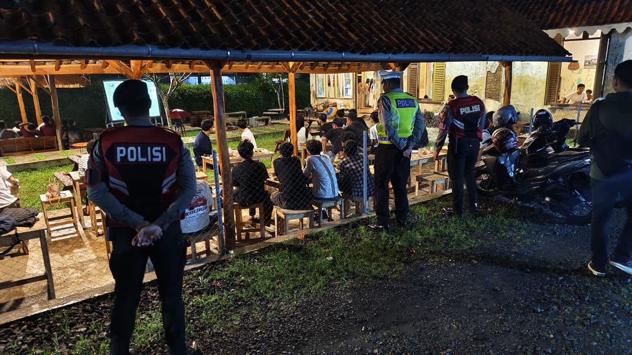 Cipkon Kamtibmas, Polres Ciamis Patroli ke Arena Nobar Persib di Kabupaten Ciamis