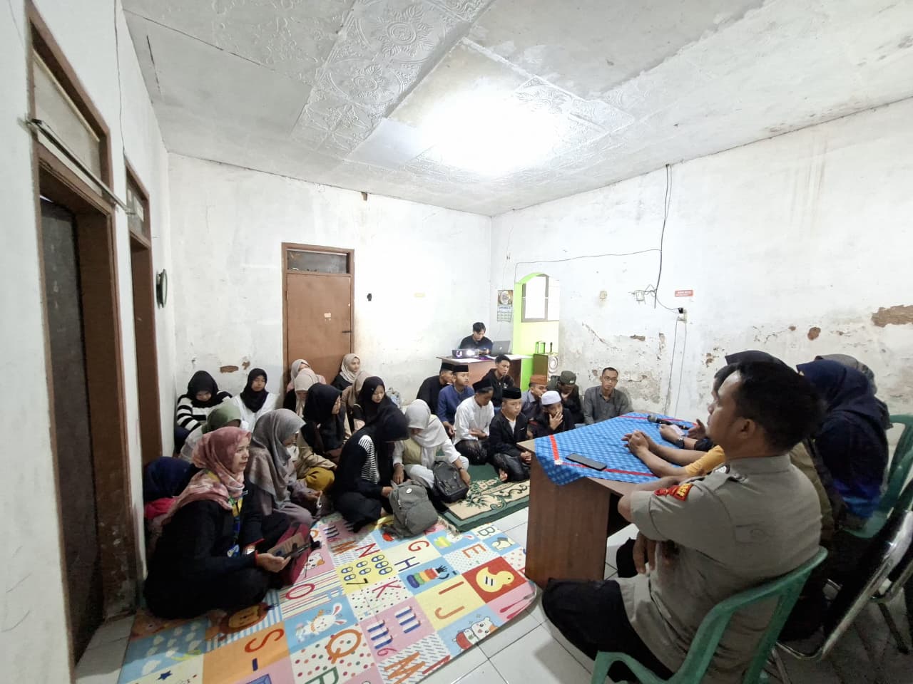 Polsek Panjalu Polres Ciamis Datangi PKBM Tunas Rahaja Ciamis Beri Binluh Bahaya Narkoba Hingga Judol