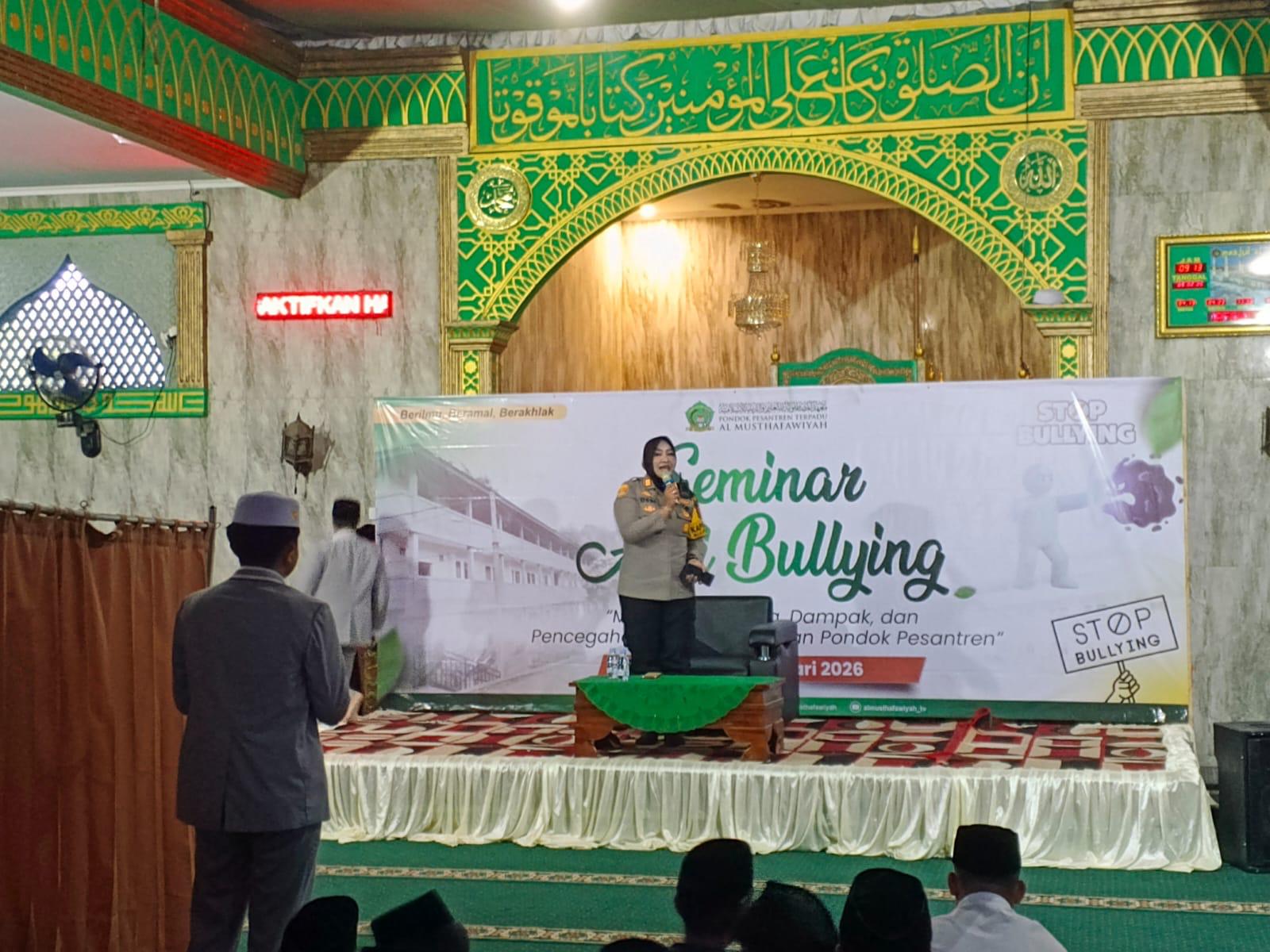 Kapolsek Megamendung Berikan Penyuluhan Anti-Bullying di Ponpes Almustafawiah