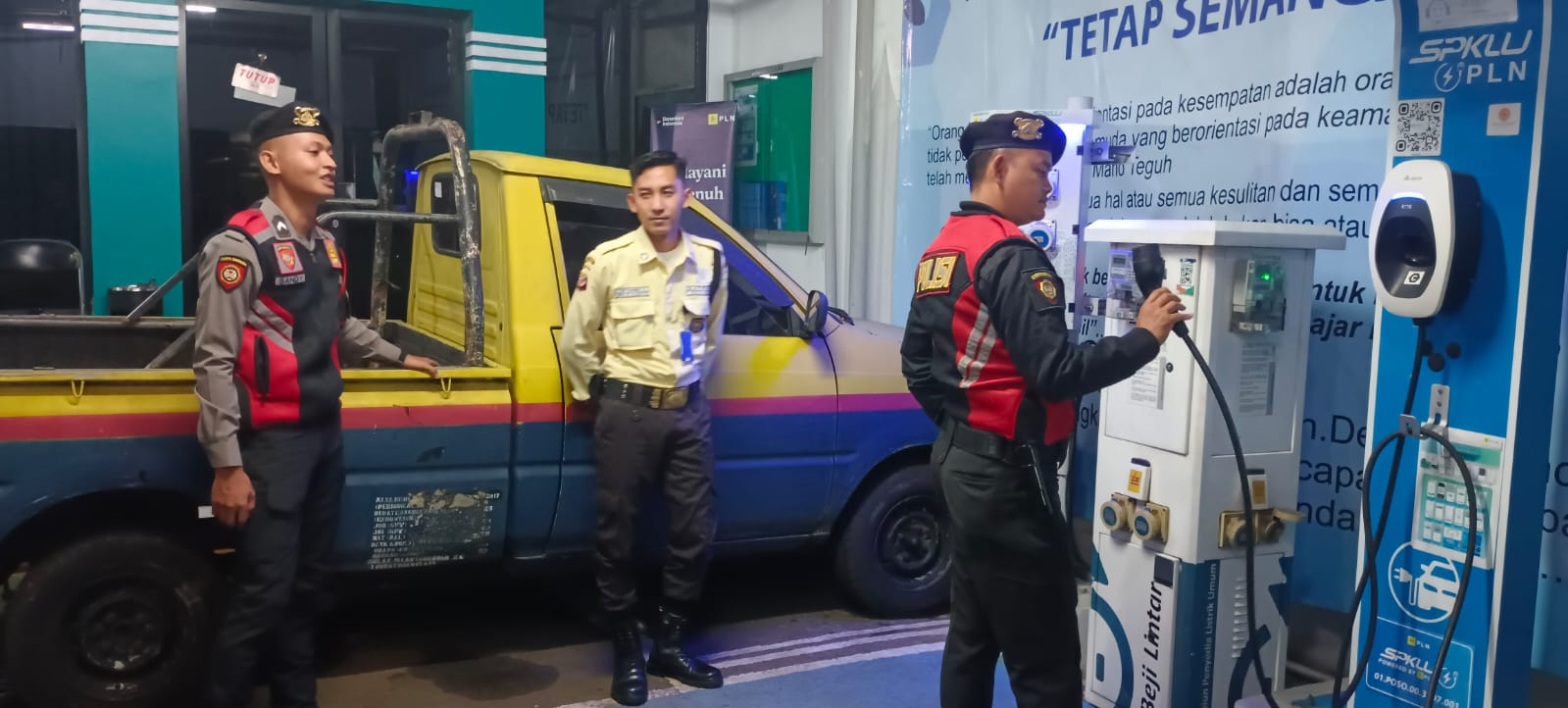 Cipkon di Malam Hari, Satuan Samapta Polres Ciamis Patroli Dialogis Sasar Kantor PLN Ciamis