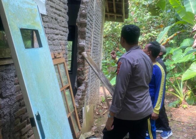 Polsek Pamarican Lakukan Pengecekan Pergerakan Tanah, Pastikan Kondisi Warga Tetap Aman dan Terkendali