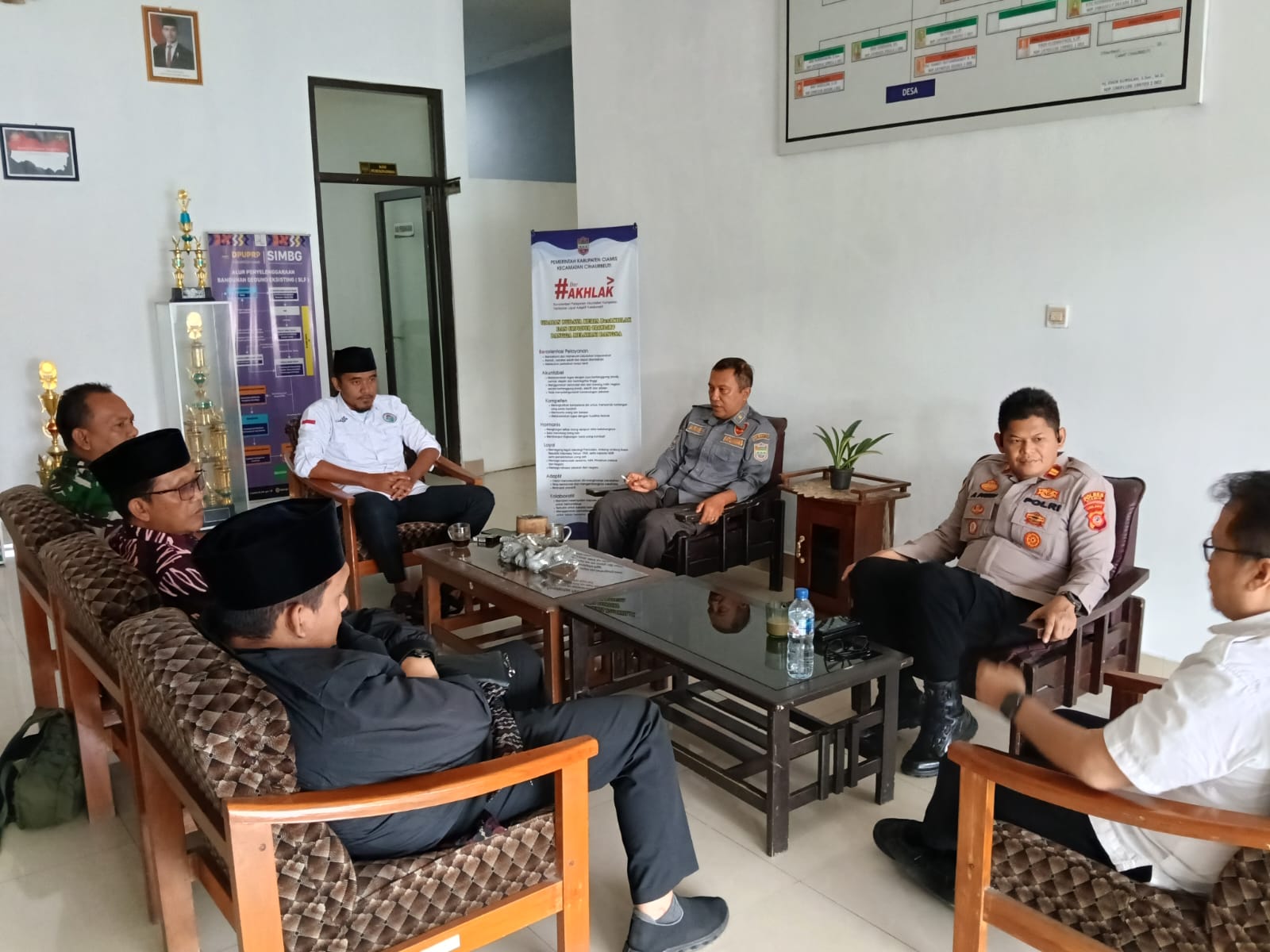 Kapolsek Cihaurbeuti Perkuat Koordinasi dengan Ormas Keagamaan, Wujudkan Ramadhan Aman dan Kondusif