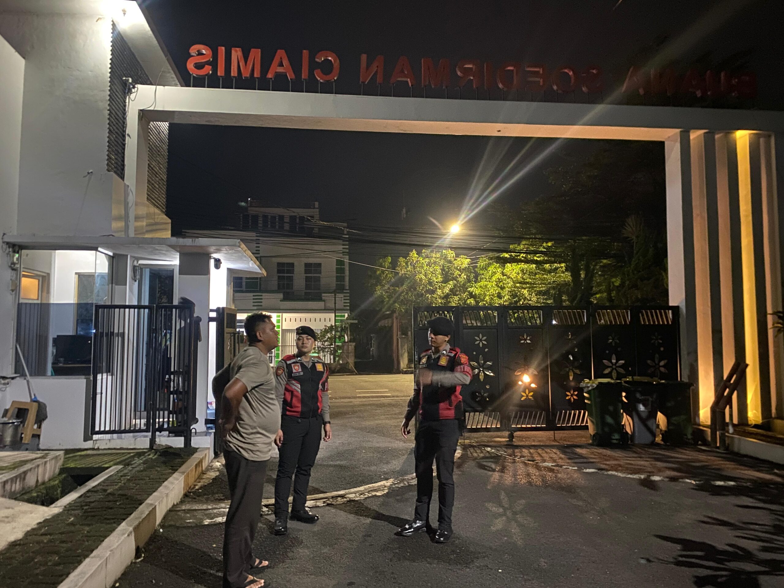 Cipkon Jam Rawan, Sat Samapta Polres Ciamis Patroli ke Perum Buana Soedirman Beri Imbauan Kamtibmas