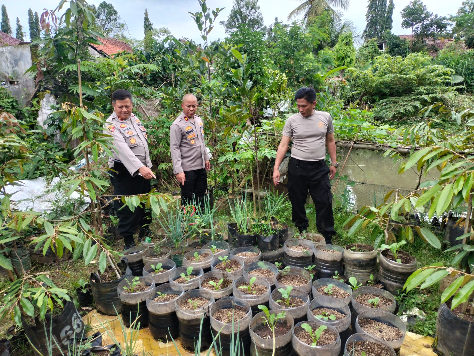 Polres Ciamis Tinjau Jembatan Gantung dan Rencana Green House, Perkuat Peran Polri Dukung Infrastruktur dan Ketahanan Pangan