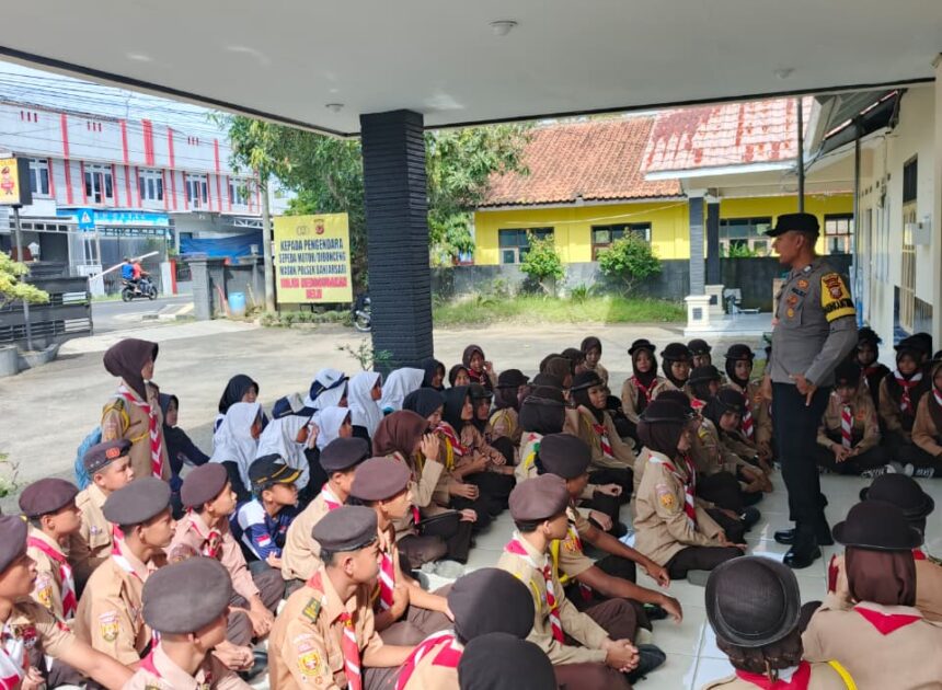 Polsek Banjarsari Polres Ciamis Latgab ke Anggota Saka Bhayangkara di Makopolsek Banjarsari
