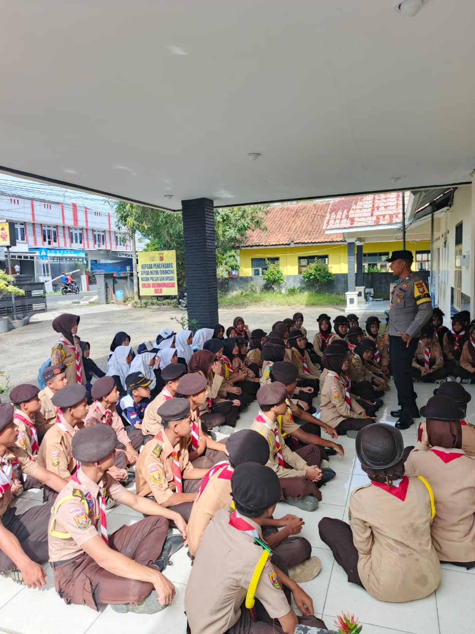 Polsek Banjarsari Polres Ciamis Latgab ke Anggota Saka Bhayangkara di Makopolsek Banjarsari